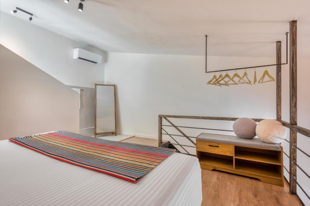 Saronis Suites Saronida Esterno foto