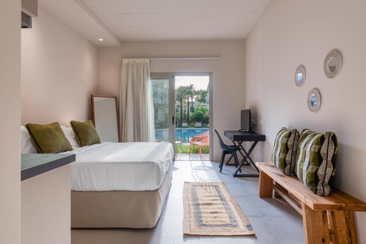 Saronis Suites Saronida Esterno foto