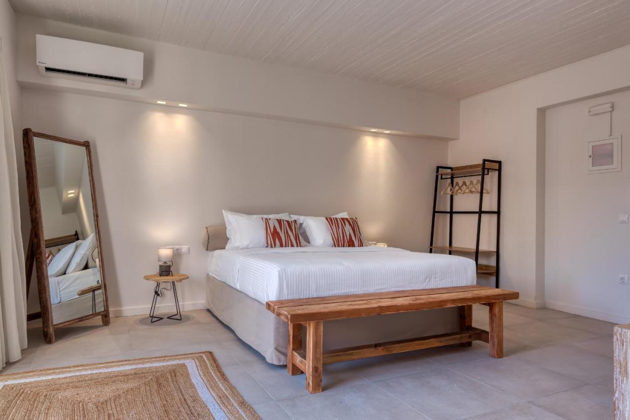 Saronis Suites Saronida Esterno foto