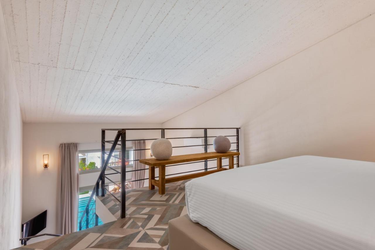 Saronis Suites Saronida Esterno foto