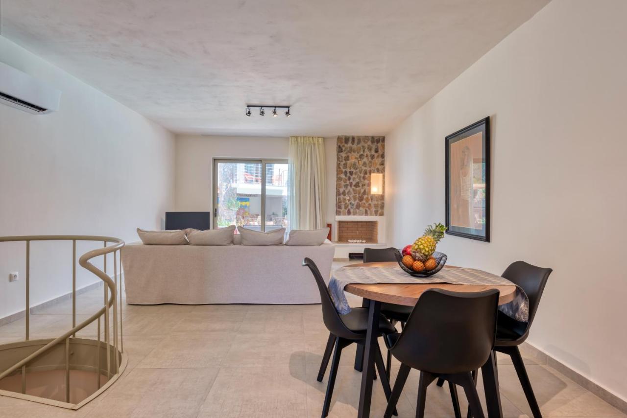Saronis Suites Saronida Esterno foto