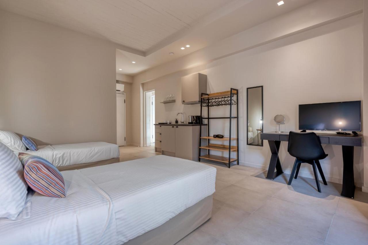 Saronis Suites Saronida Esterno foto
